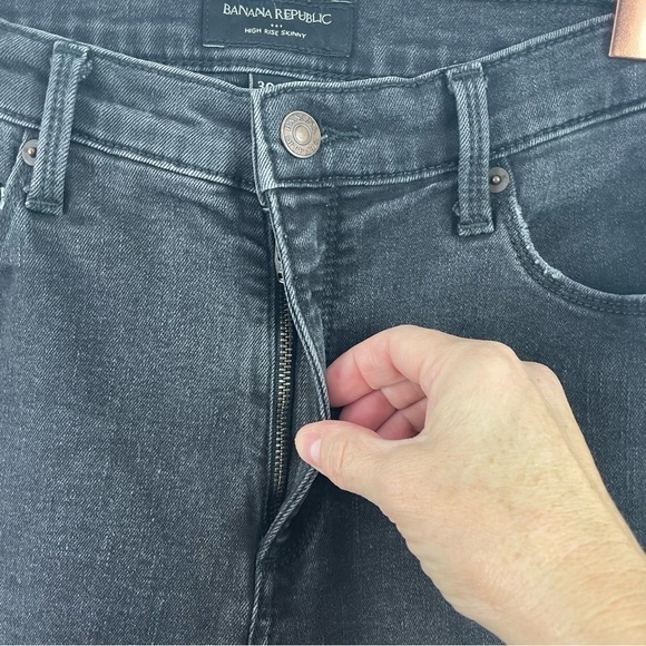 Banana Republic High Rise Skinny Jeans Black Wash Distressed Size 10 - Picture 4 of 14